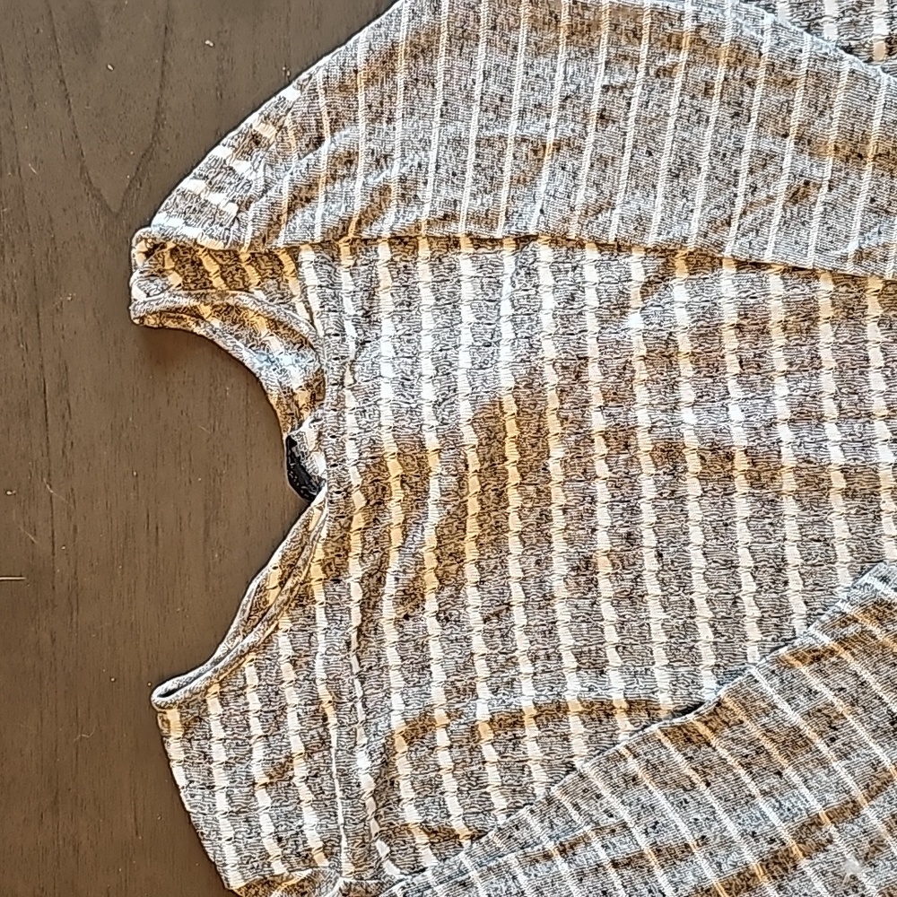 The Limited XL lightweight gray & white sweater (JM)